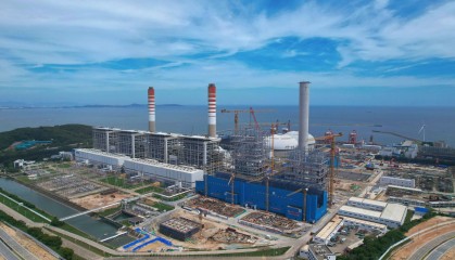 中能建建筑集团华能海门百万项目5号锅炉首根大板梁顺利吊装就位