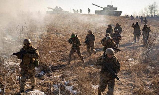 拿下乌克兰八个州？普京一声令下：俄乌边境100公里或发生异动