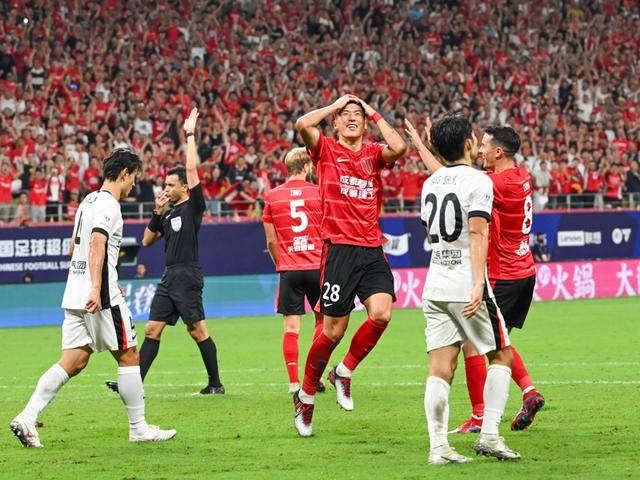 观察:当无脑进攻变身实惠足球,穆斯卡特展现战术大师功力,海港夺冠还有戏?