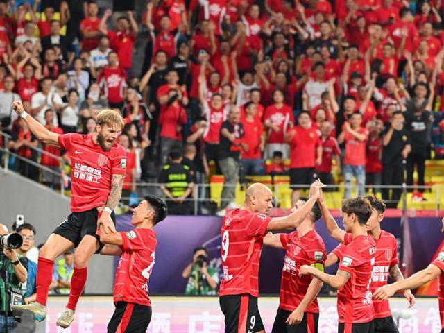 观察:当无脑进攻变身实惠足球,穆斯卡特展现战术大师功力,海港夺冠还有戏?