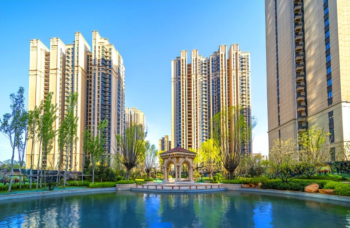 当年是什么原因将庞大的中国恒大集团压倒的?